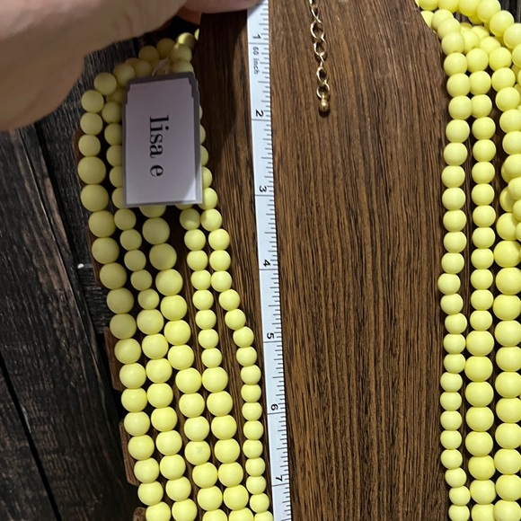 3/$18 Yellow Beaded Necklace by Lisa E Lot 733 - Picture 6 of 8